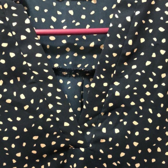 Size small lush blouse blue with pink speckled spots - Picture 3 of 6